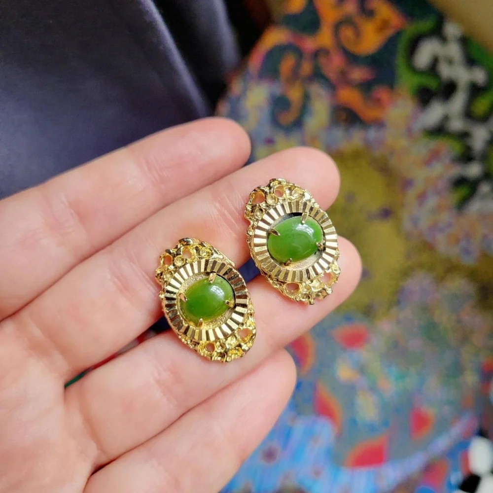 Vintage Pair of Gold Nugget Jade Cuff Links